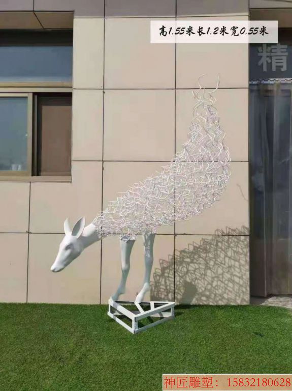不锈钢创意鹿雕塑 园林草坪动物鹿摆件厂家